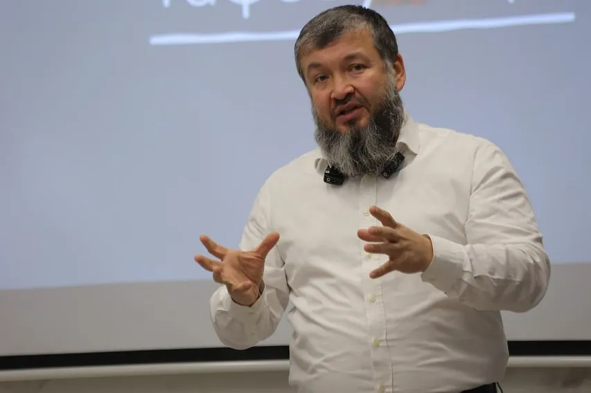Azam Djuraboev on operational problems in a company