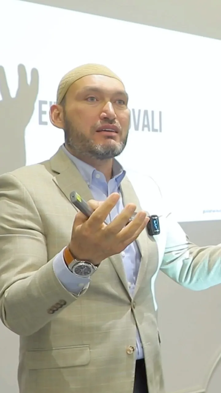 Alisher Avazov: boshqaruv psixologiyasi
